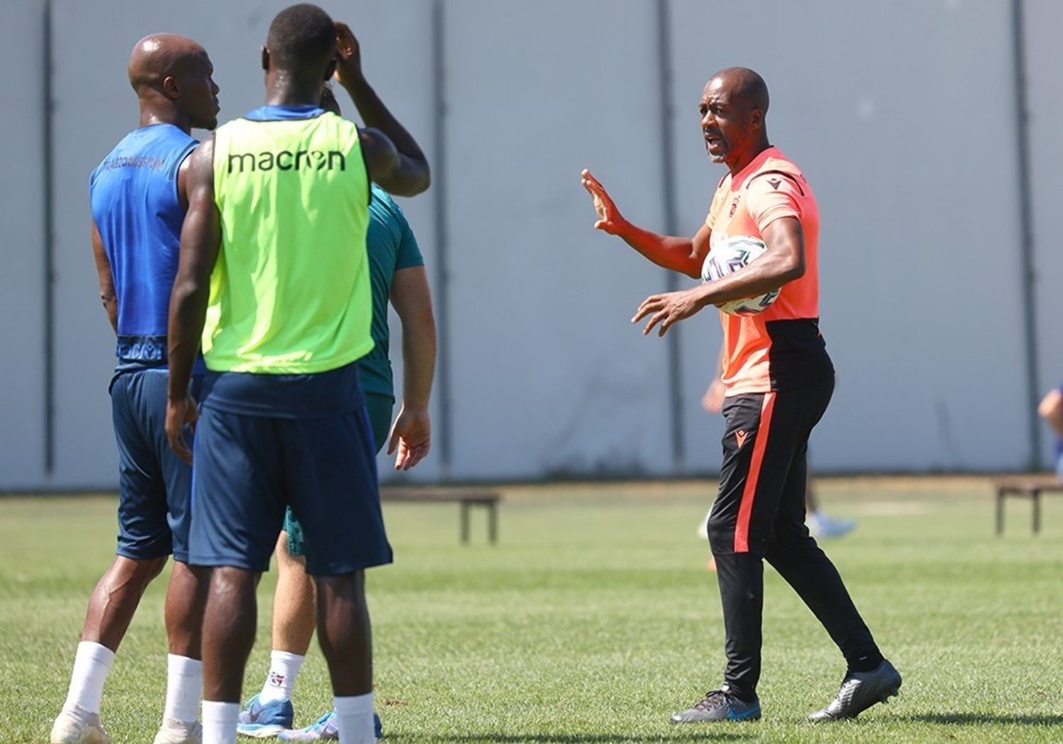 Eddie Newton'da S�rloth �a�k�nl���