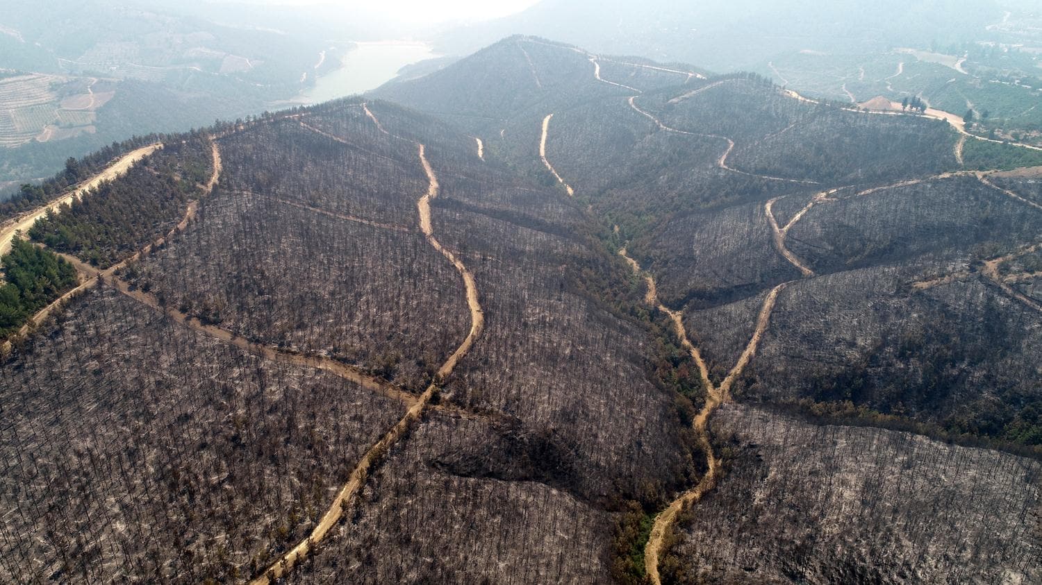 Yurt genelinde devam eden yang�nlar�n s�nd�rme �al��malar� s�r�yor