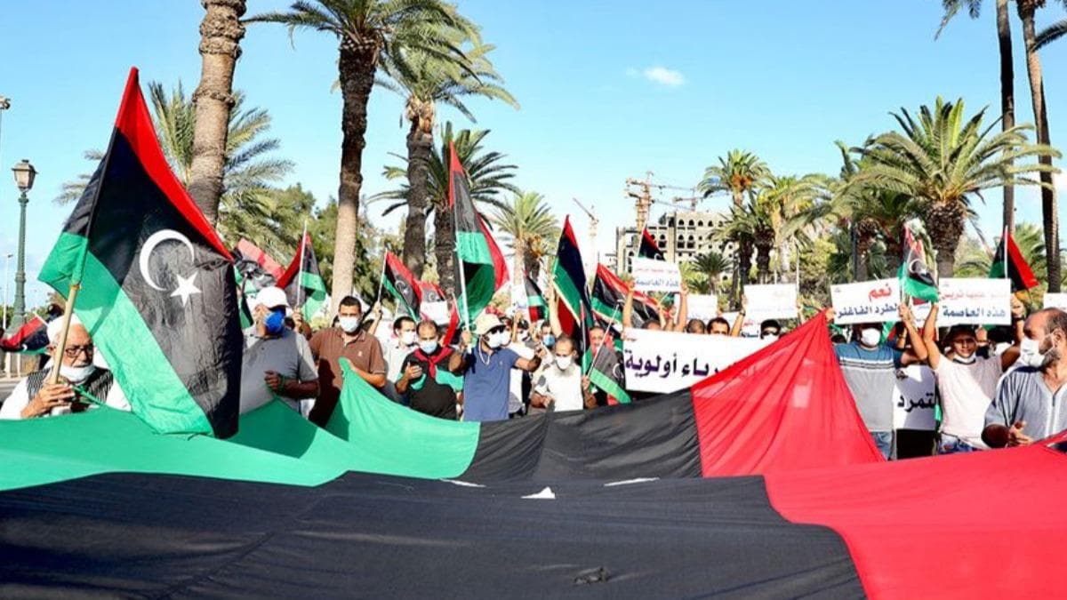 Libya'daki protestolarda Hafter milisleri gstericilere ate at: 5 yaral