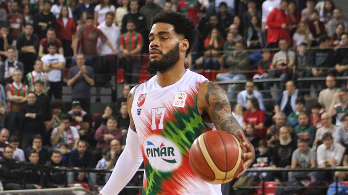P�nar Kar��yaka'da DJ Kennedy sevinci