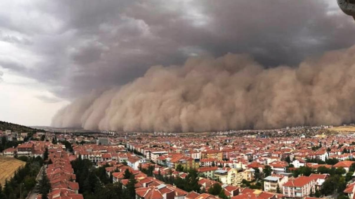 O iller i�in toz f�rt�nas� uyar�s�: Pencereleri a�may�n, balkona ��kmay�n