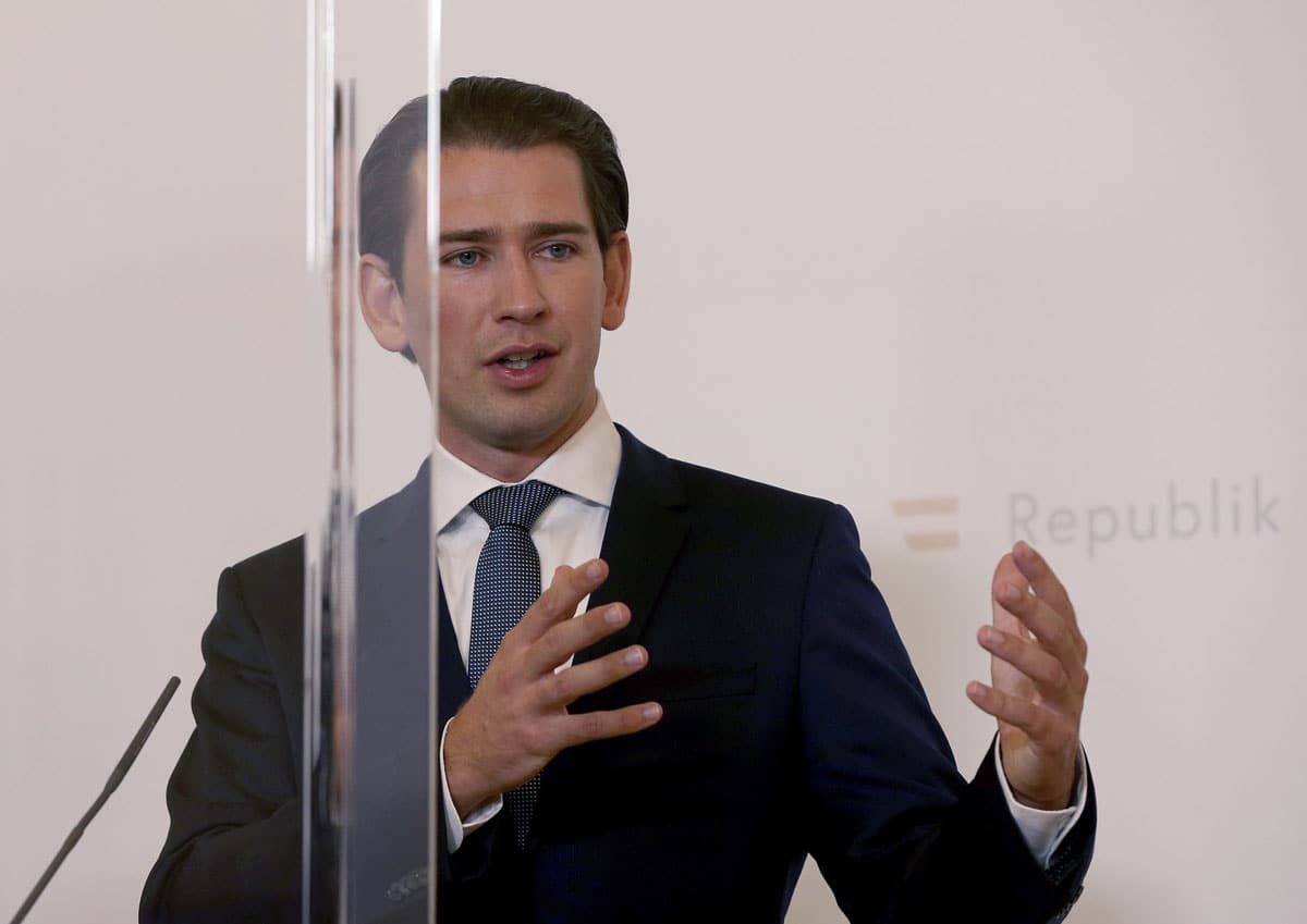 Avusturya Ba�bakan� Kurz: Merkel'in pe�inden gitmeyece�iz