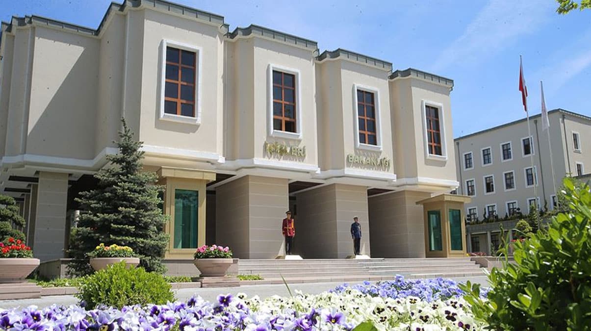 ��i�leri Bakanl���'ndan yeni genelge! 81 ile g�nderildi