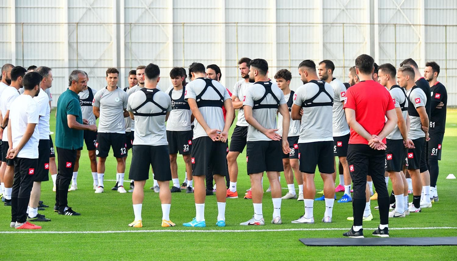 Konyaspor'da �smail Kartal mesaiye ba�lad�