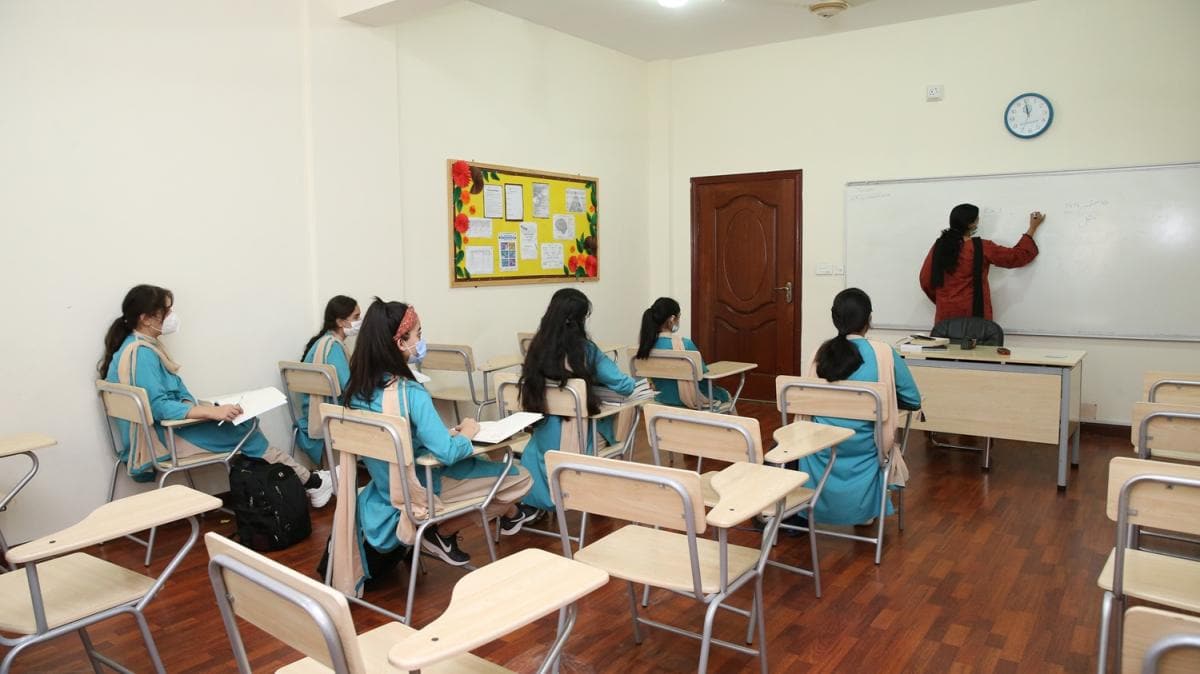 Pakistan'daki Maarif Okullar yeniden ders ba yapt