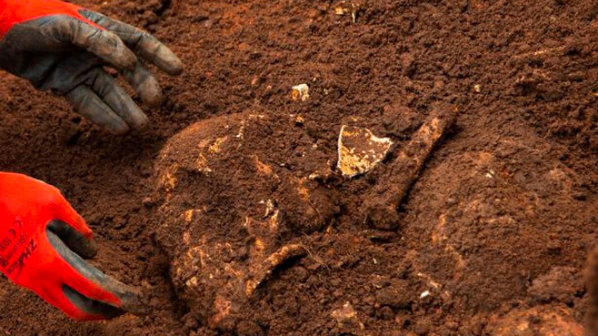 �ki yeni toplu mezar bulundu