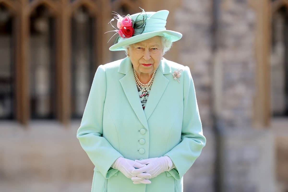 2. Elizabeth'e ba�l�l���n� sonland�r�p 'tam ba��ms�zl�k' i�in harekete ge�tiler