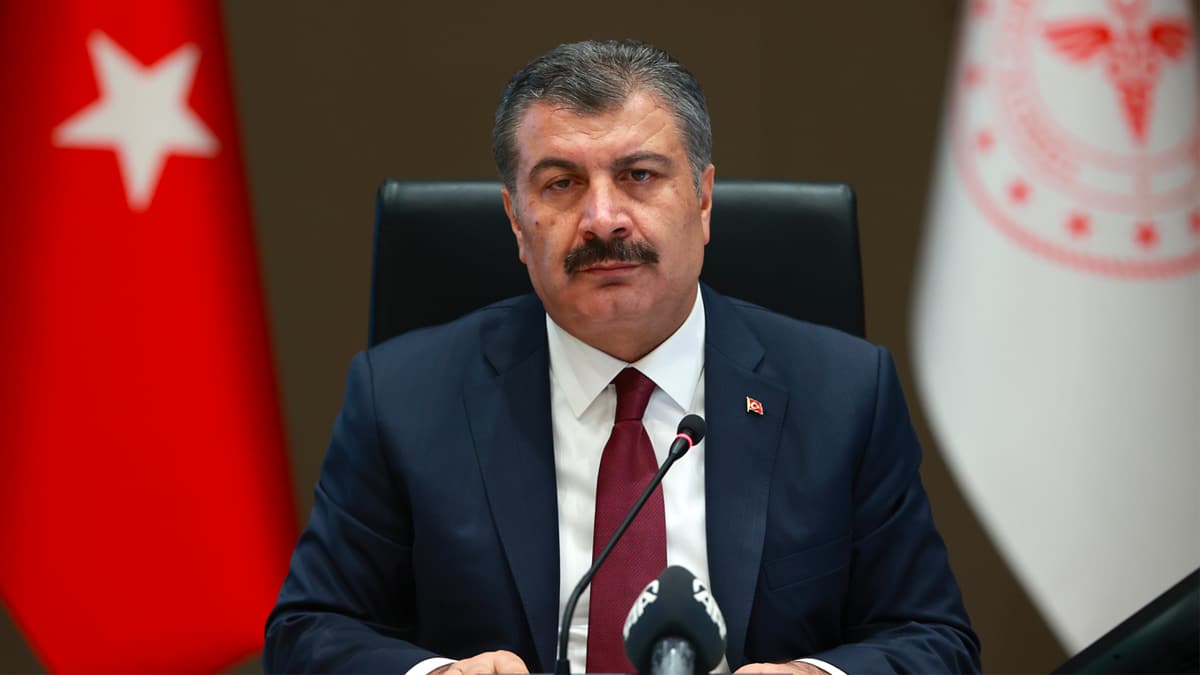 Yeni k�s�tlamalar gelecek mi? Bakan Koca a��klad�