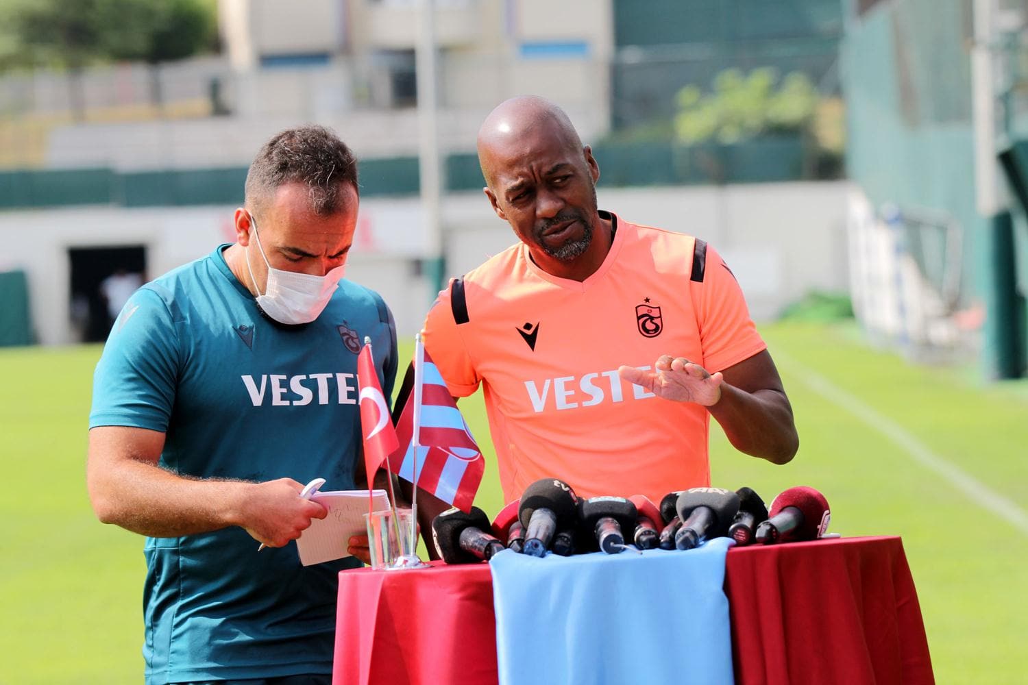 Eddie Newton: 'Afobe bu ligde i� yapar'