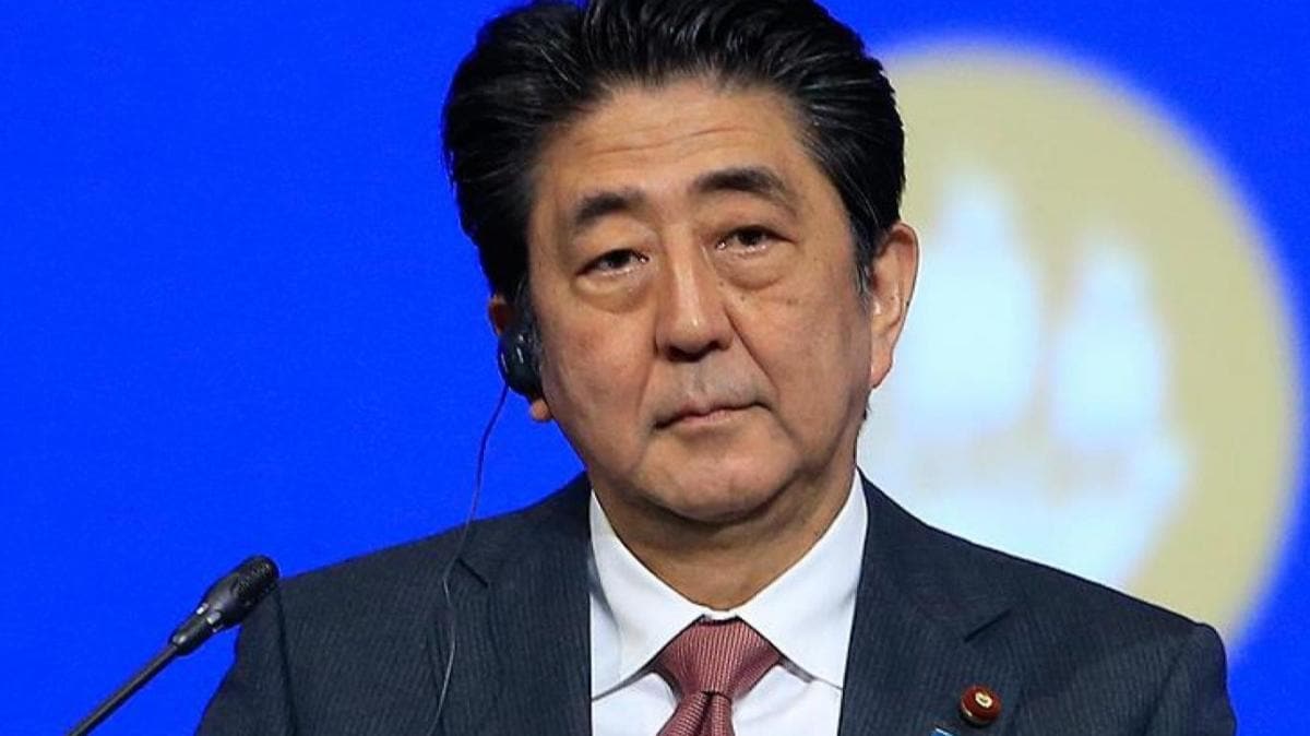 Japonya'da Abe kabinesi istifa etti