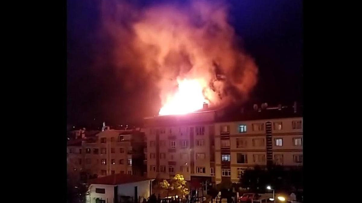 Ankara'da, bir apartmann at katnda korkutan yangn 