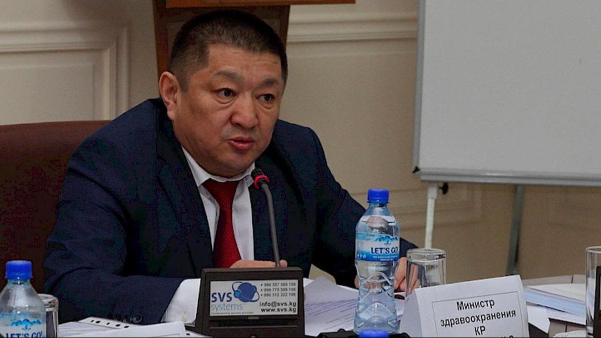 'Grevini ktye kullanma' sulamasyla gzaltna alnan Eski Krgzistan Salk Bakan olponbayev tutukland