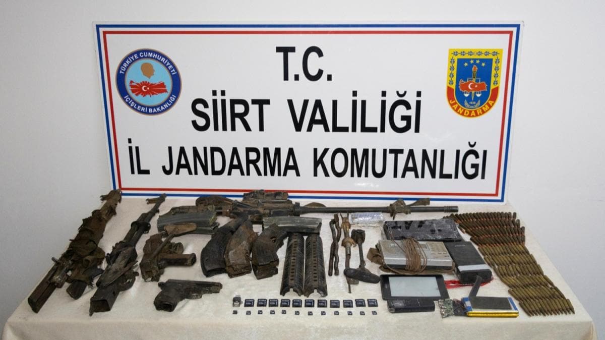 Siirt'te etkisiz hale getirilen PKK'l terristlere ait silah ve mhimmat ele geirildi