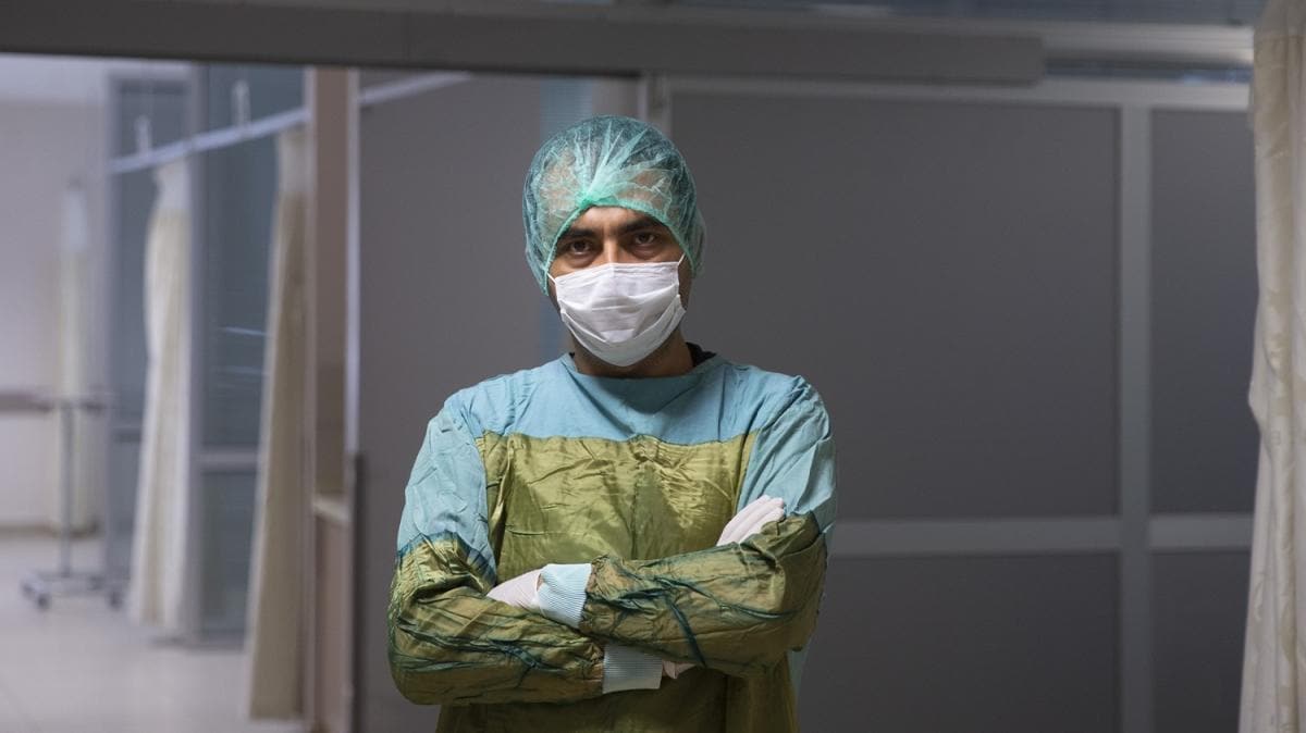 Doktorlar koronavirsle mcadelelerini anlatyor: Burun kaslar bile nefes almak iin aba gsteriyor