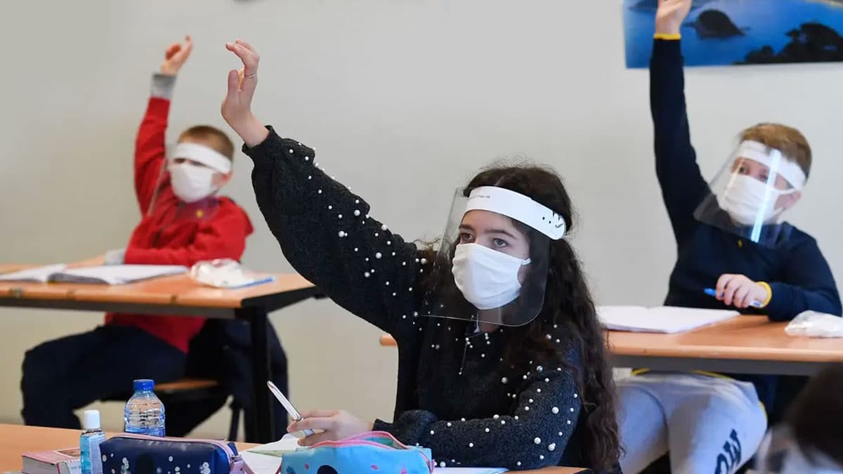 Okullar 21 Eyl�l'de a��lacak m�?