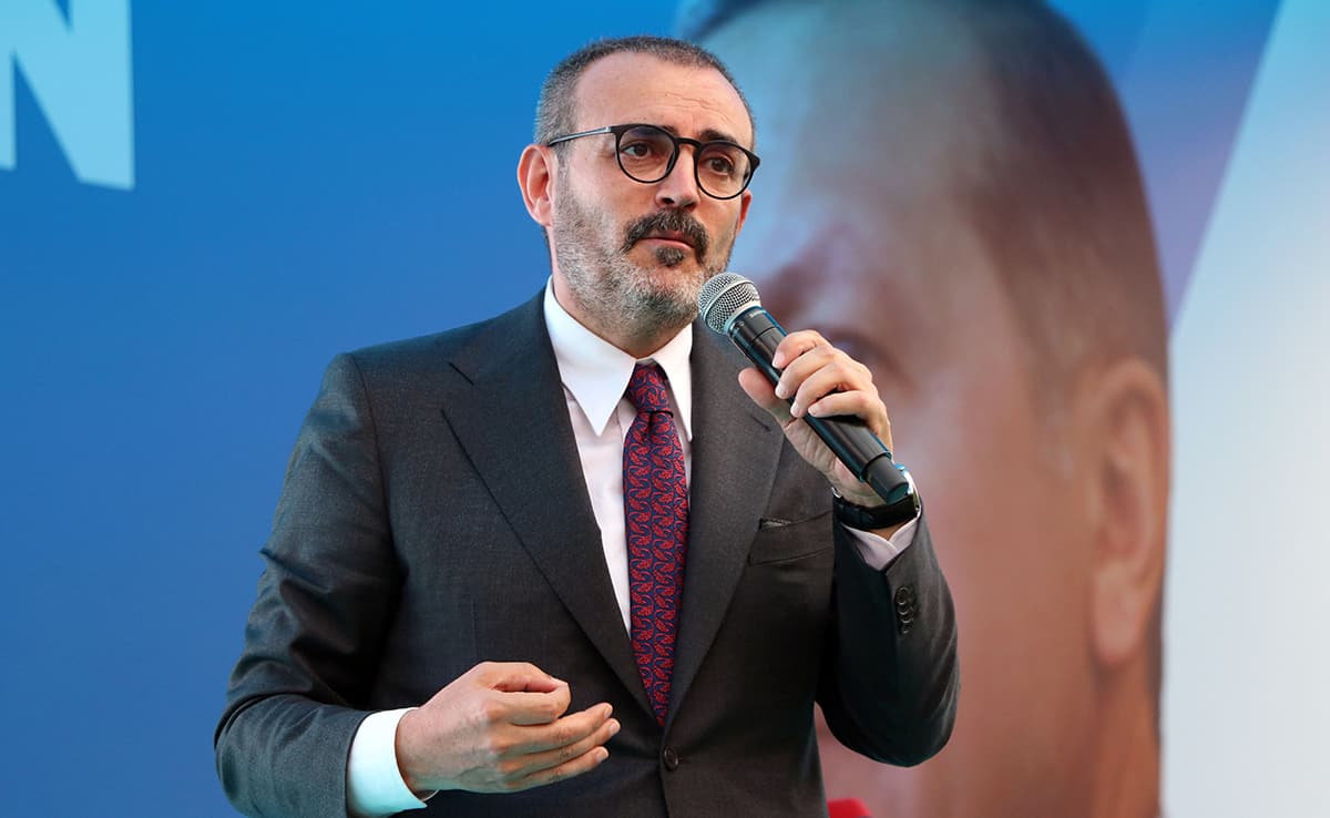 AK Partili �nal'dan Yunan gazetesinin al�ak man�etine tepki