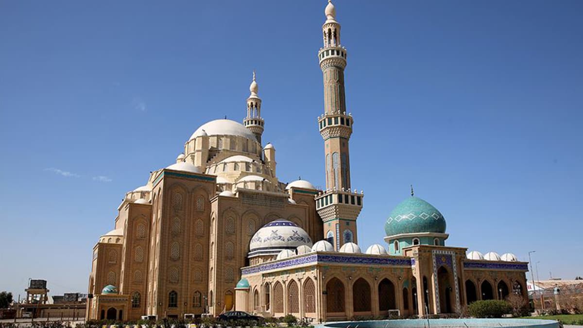 Irak'ta ibadet yerleri yeniden a��l�yor