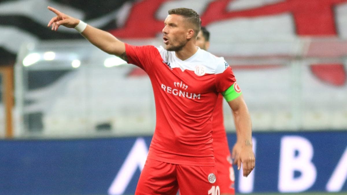 Lukas Podolski'den Gkdeniz Bayrakdar szleri