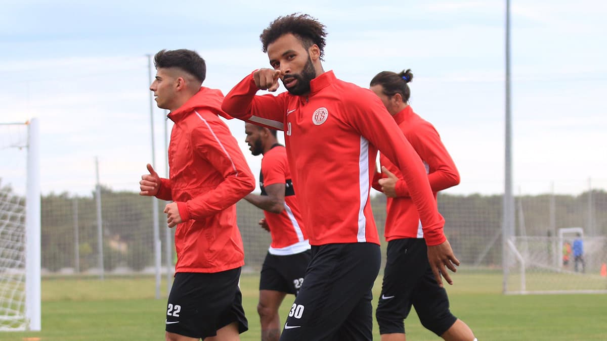Naz�m Sangare Fenerbah�e'de