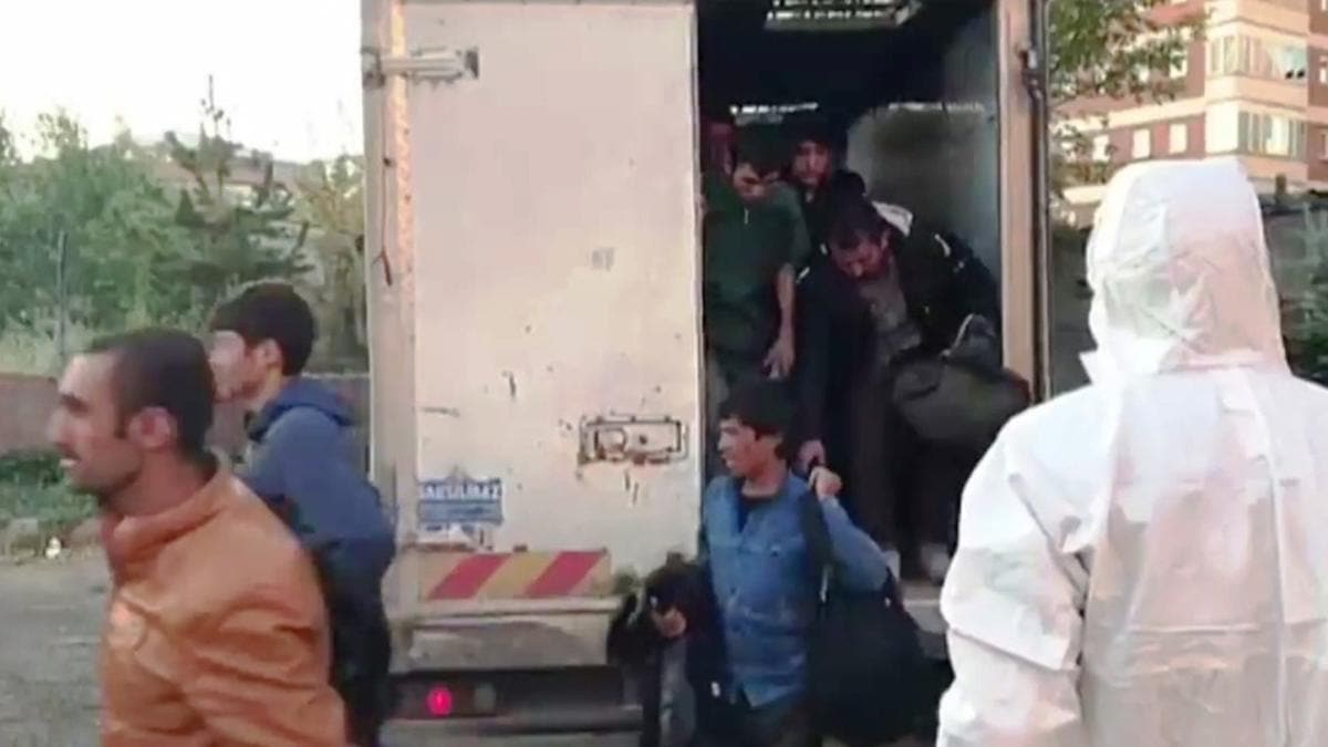 Van'da 87 dzensiz kaak gmen yakaland: 5 kii gzaltna alnd