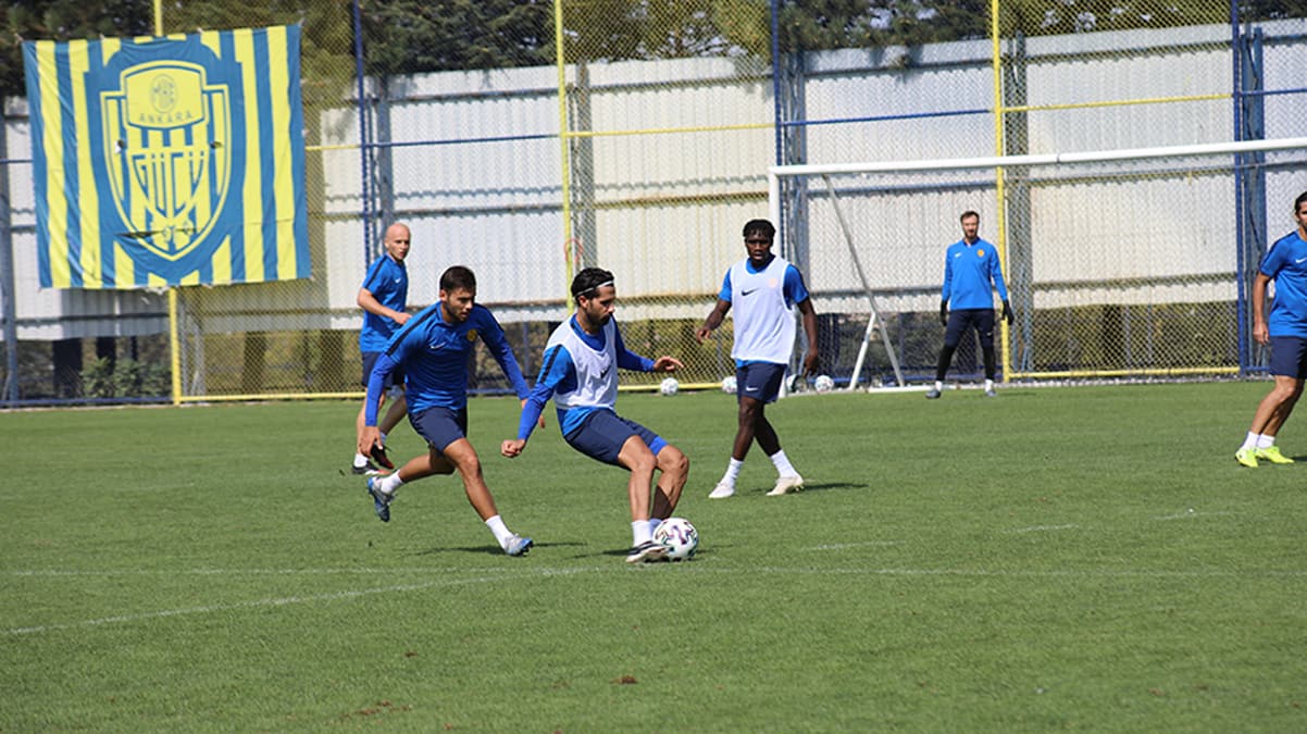 Alper Potuk, Ankarag�c�'nde ilk antrenman�nda