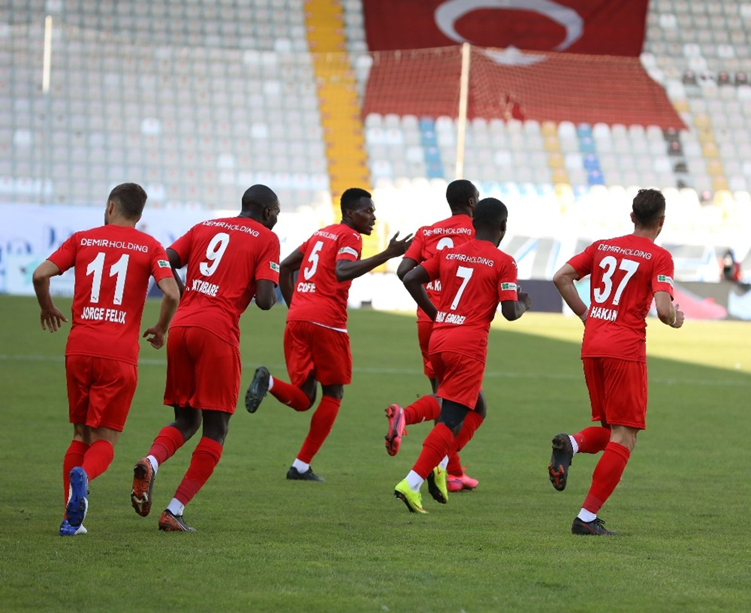 Yeni transfer Max Gradel siftah yapt�