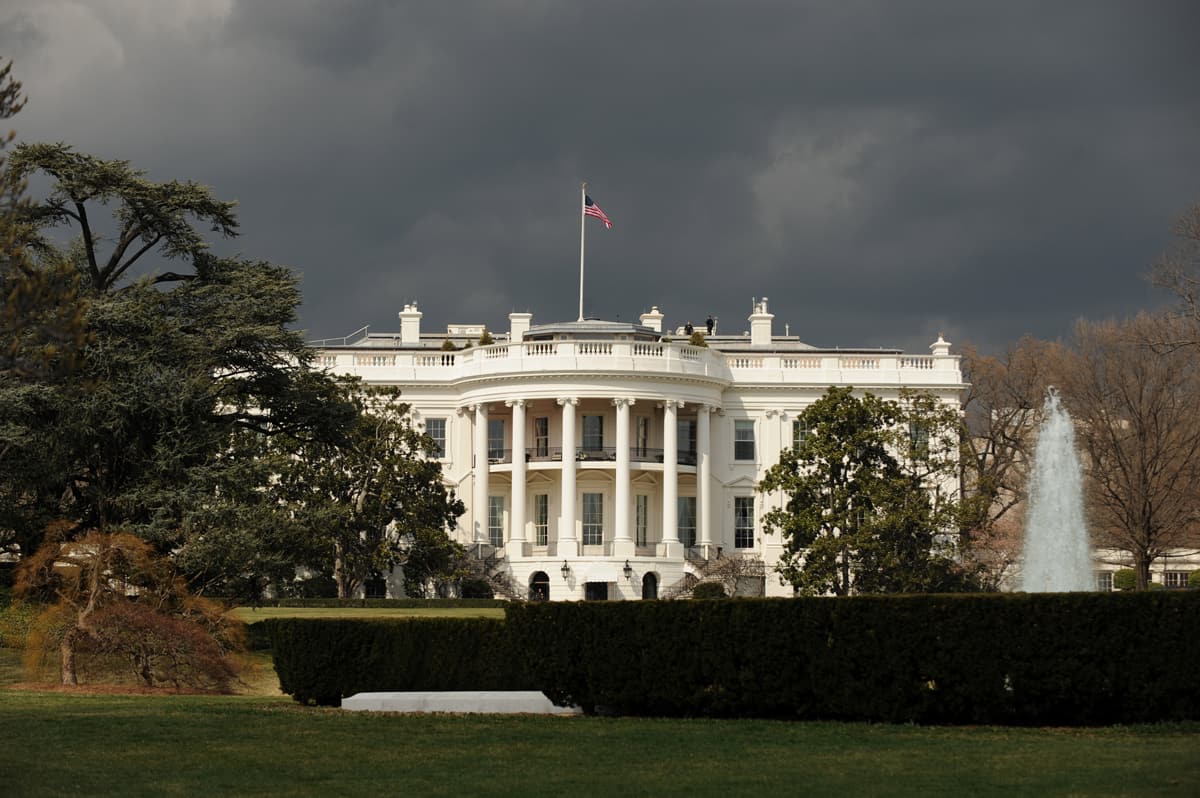 lmcl zehirler arasnda! Trump'a ulamadan ele geirildi