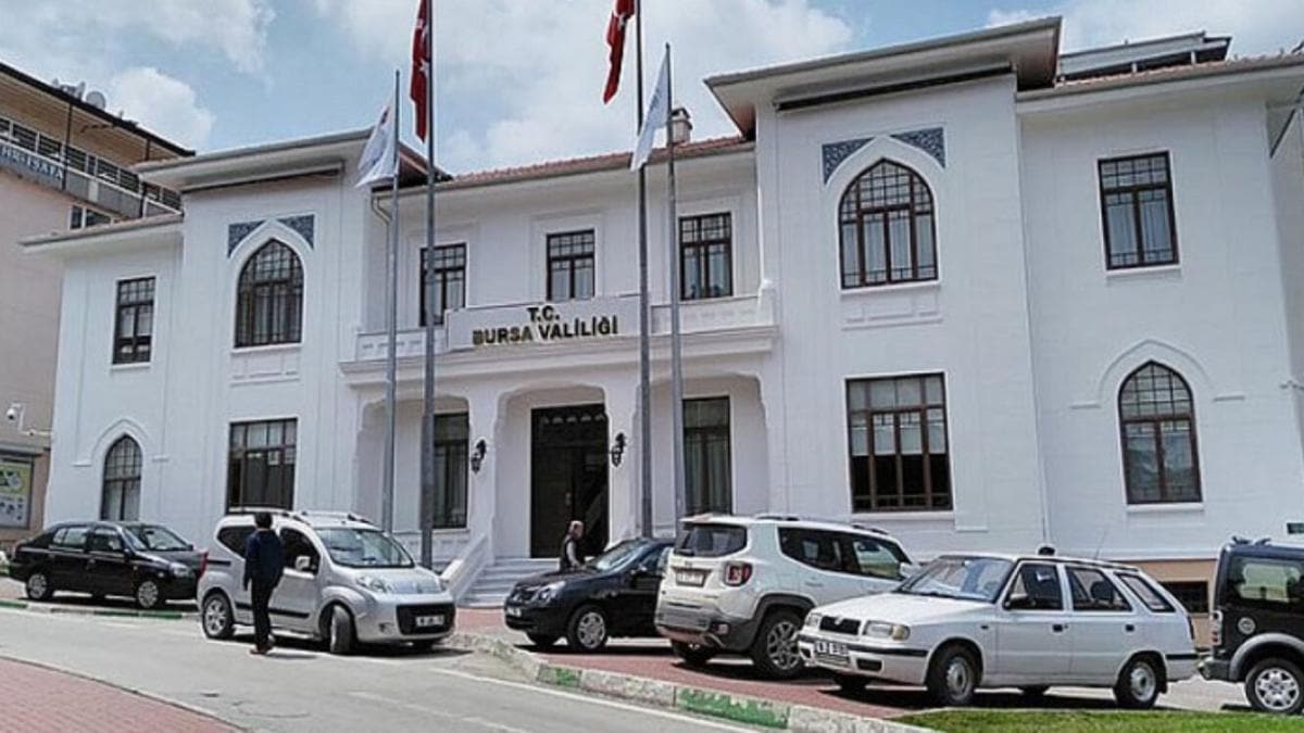Bursa'daki tm kamu kurum ve kurulular ve AVM'lere girilerde Hayat Eve Sar' HES' sorgulamas yaplacak