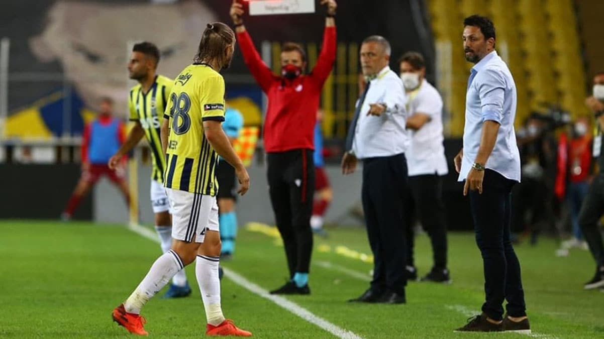 Oyundan al�n�nca olanlar oldu