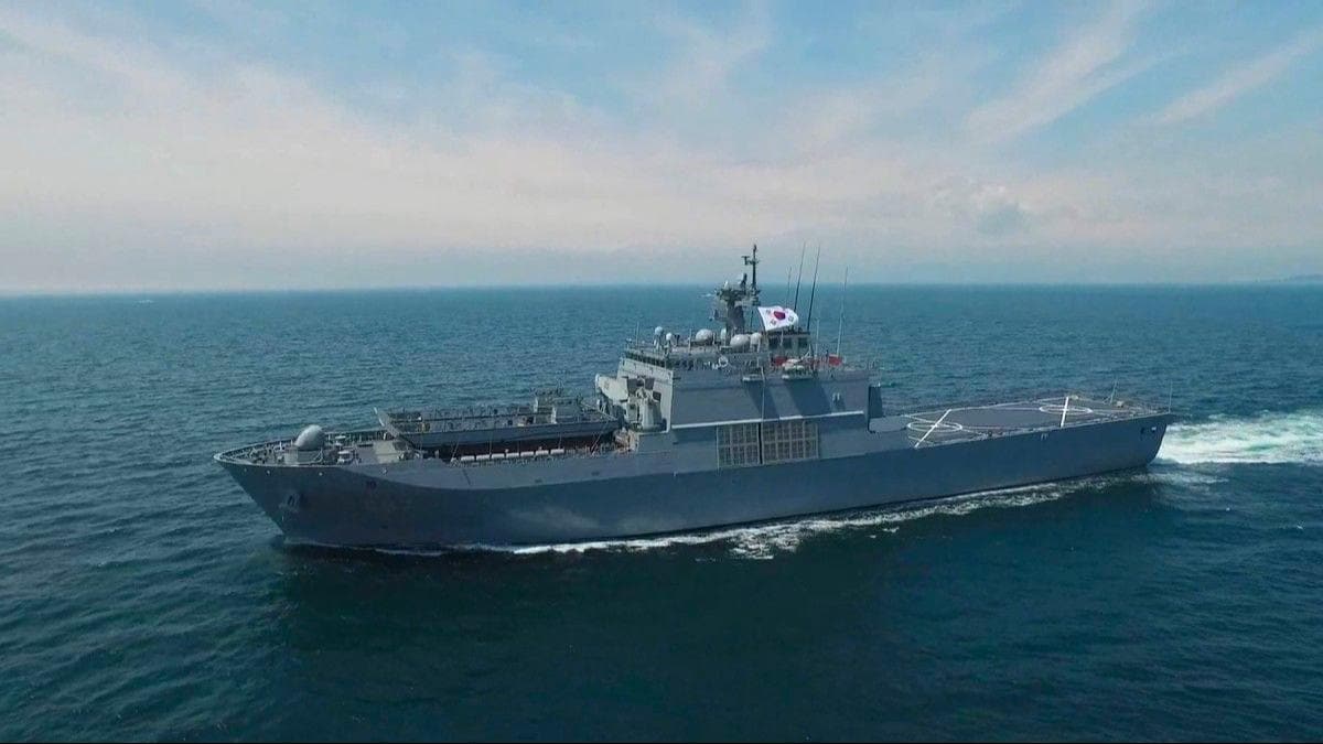 Gney Kore donanmasnda atlak: Sava gemisine ait bilgiler szdrld