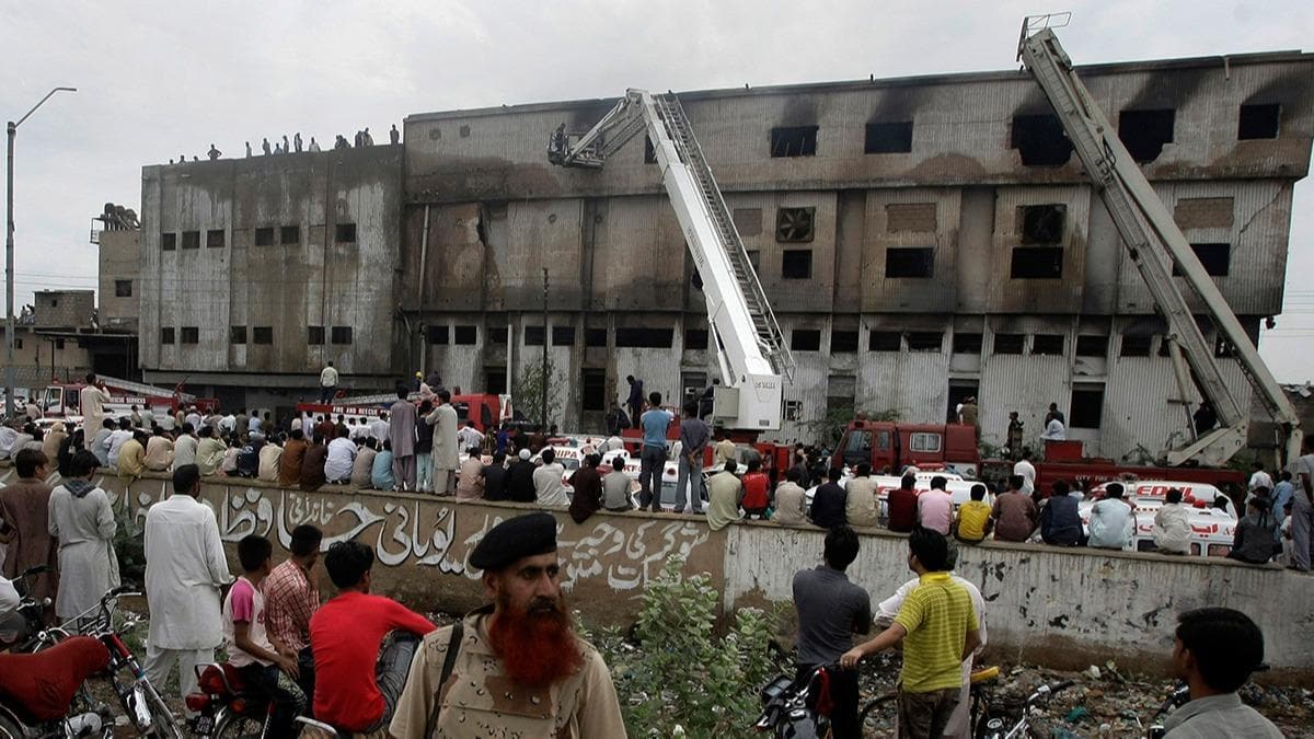 Pakistan'da 289 kiinin lmyle sulanan fabrika sahiplerine idam cezas