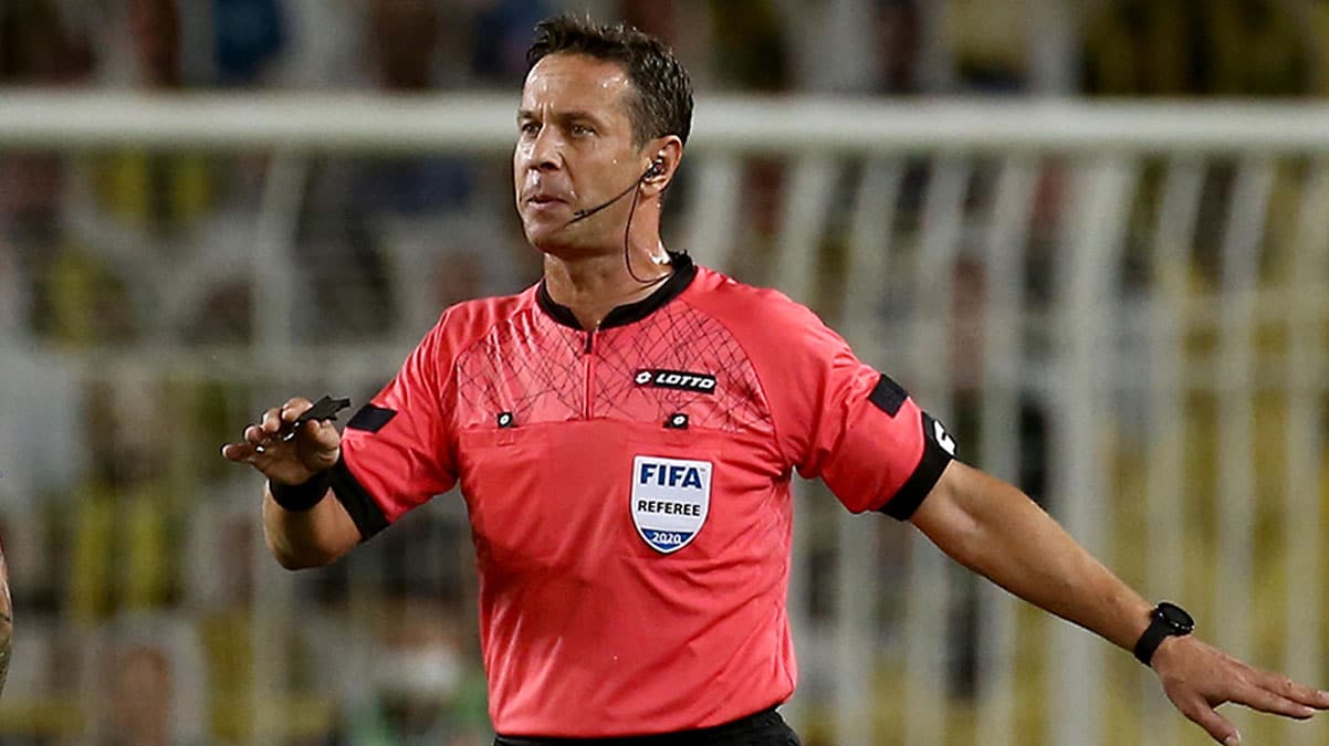 UEFA'dan Halis �zkahya ve Ali Palab�y�k'a Avrupa Ligi ma��