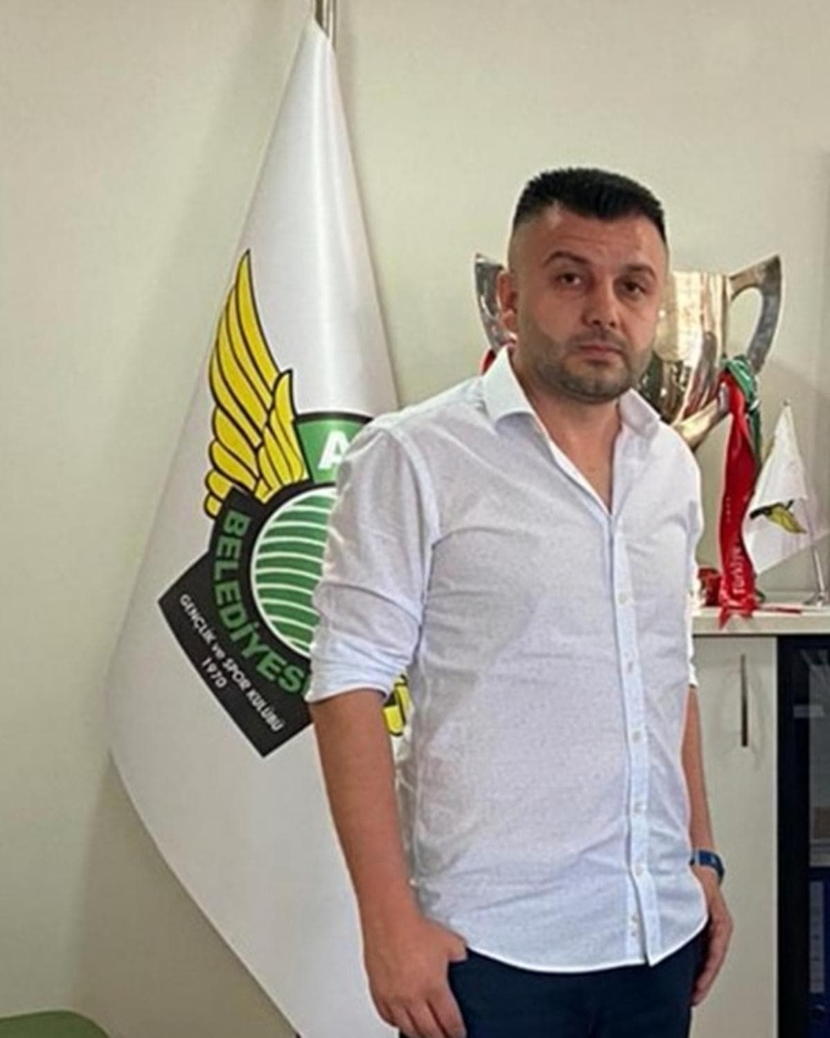 Akhisarspor'da yeni ba�kan Evren �zbey