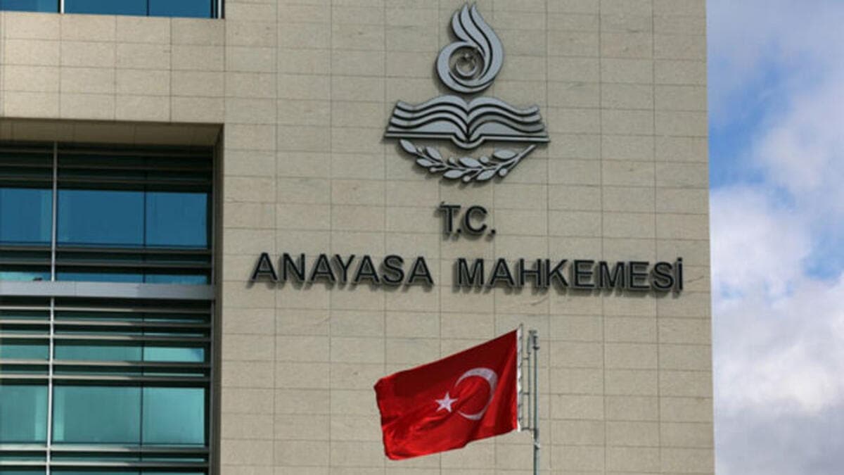 Anayasa Mahkemesi s�resiz nafakaya itiraz� 'kabul edilemez' buldu