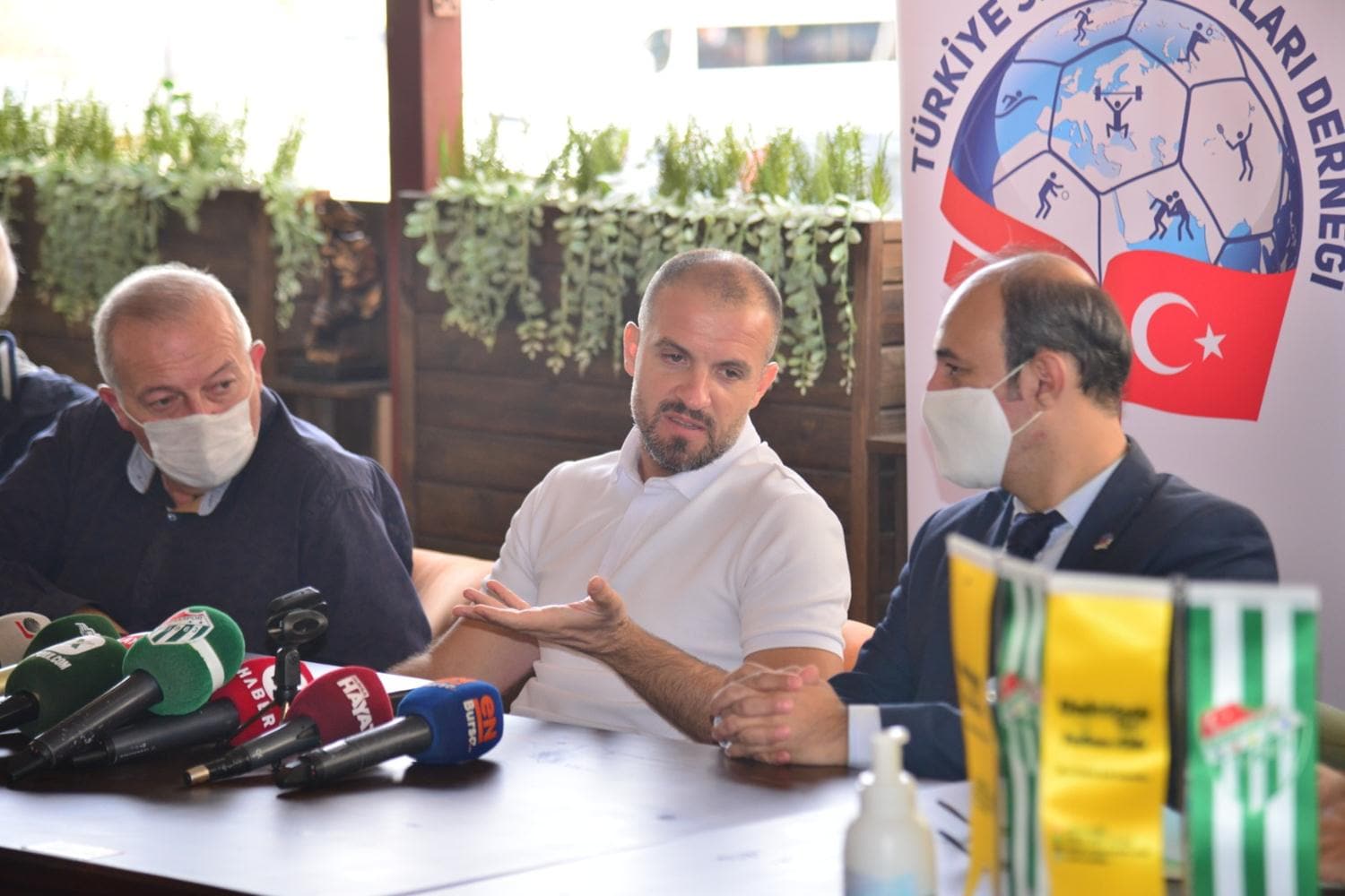 Kubilay Kanats�zku� ve Sedat Dursun Bursaspor'dan ayr�l�yor