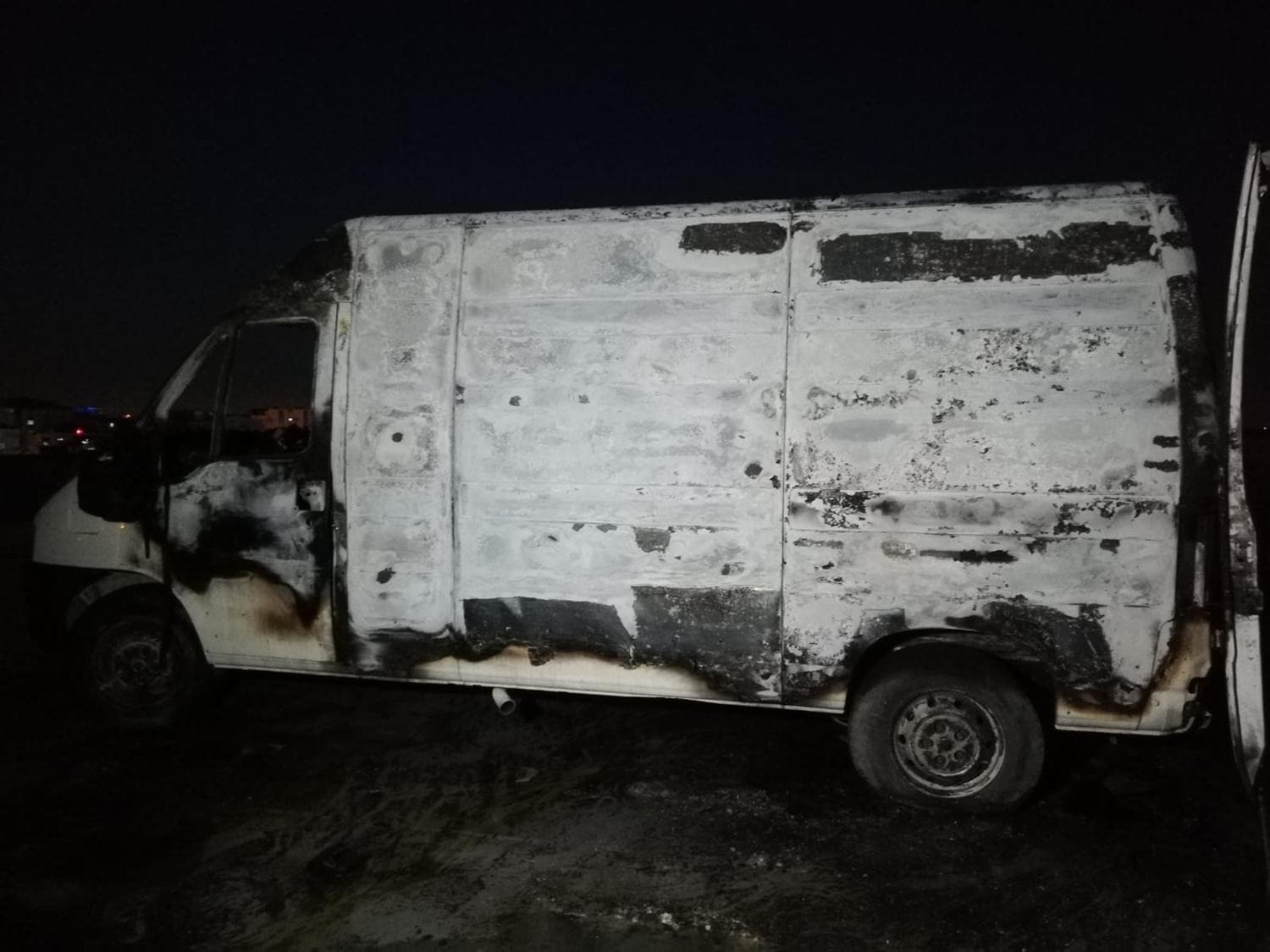 K���k�ekmece'de kamyonet yand�