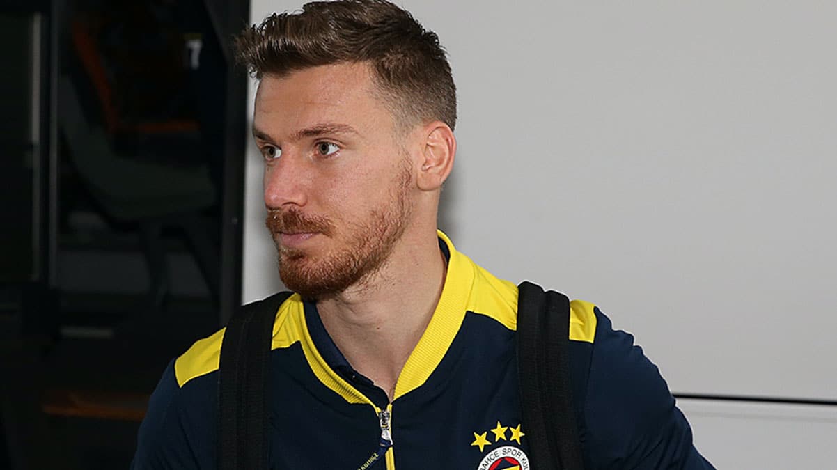 Serdar Aziz'in bileti kesildi