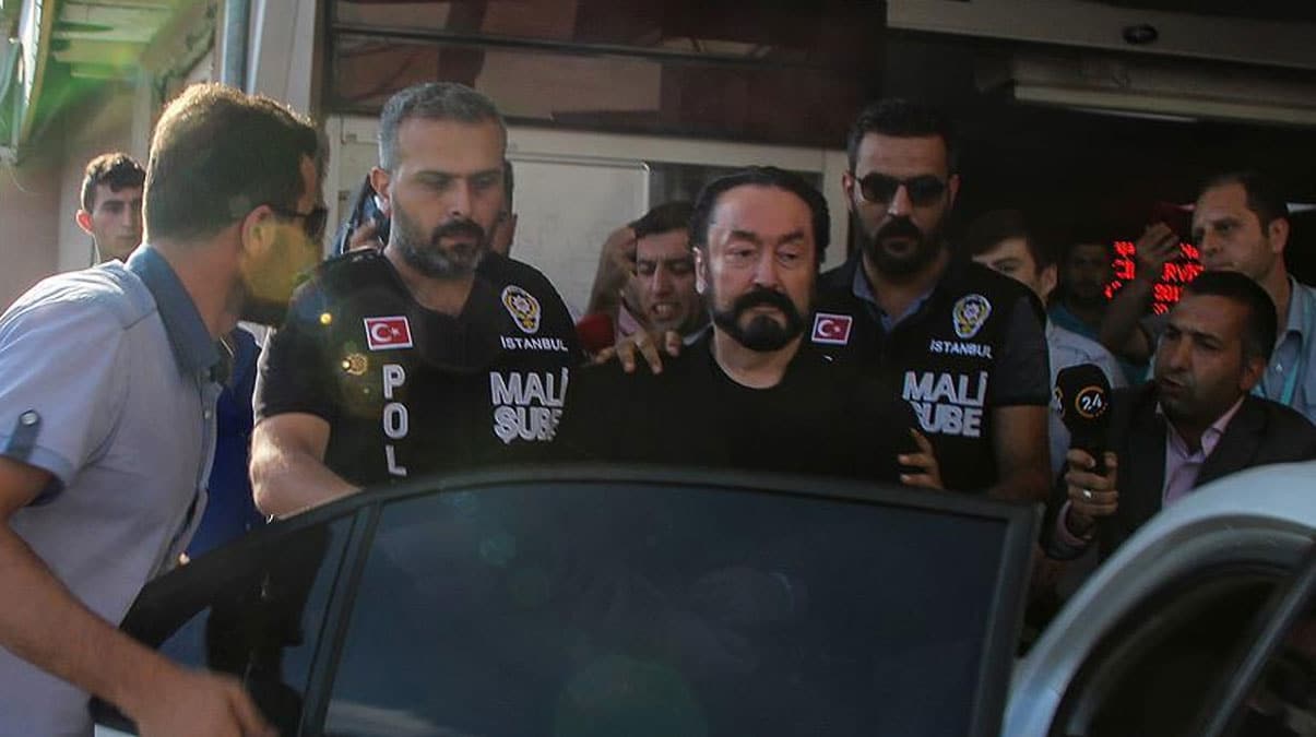 Adnan Oktar organize su� �rg�t� davas�