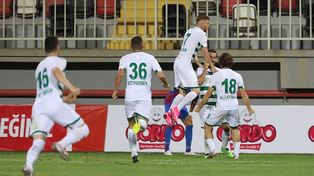 Bursaspor'da 5 futbolcuyla yollar ayr�labilir