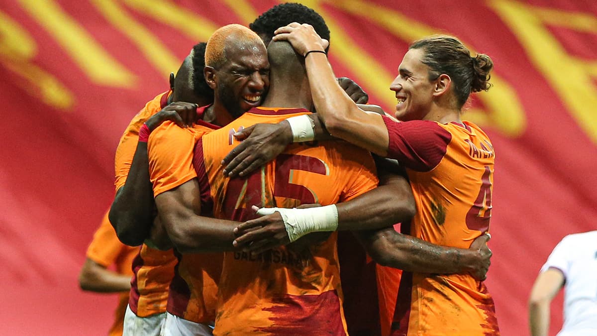 Galatasaray H�rvatlar� 2 golle y�kt�