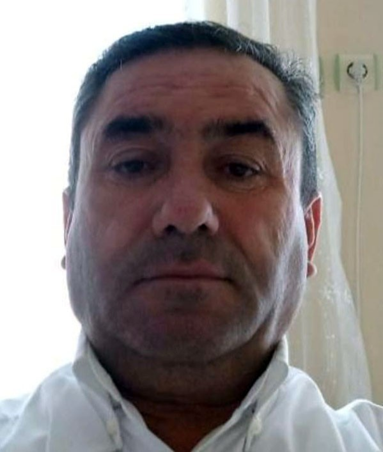 ��kt��� a�ac�n dal�n�n k�r�lmas� sonucu yere d��en 56 ya��ndaki adam �ld�