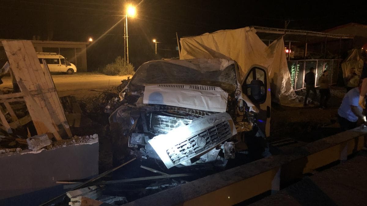 Idr'da filyasyon ekibi trafik kazas geirdi: 2 yaral
