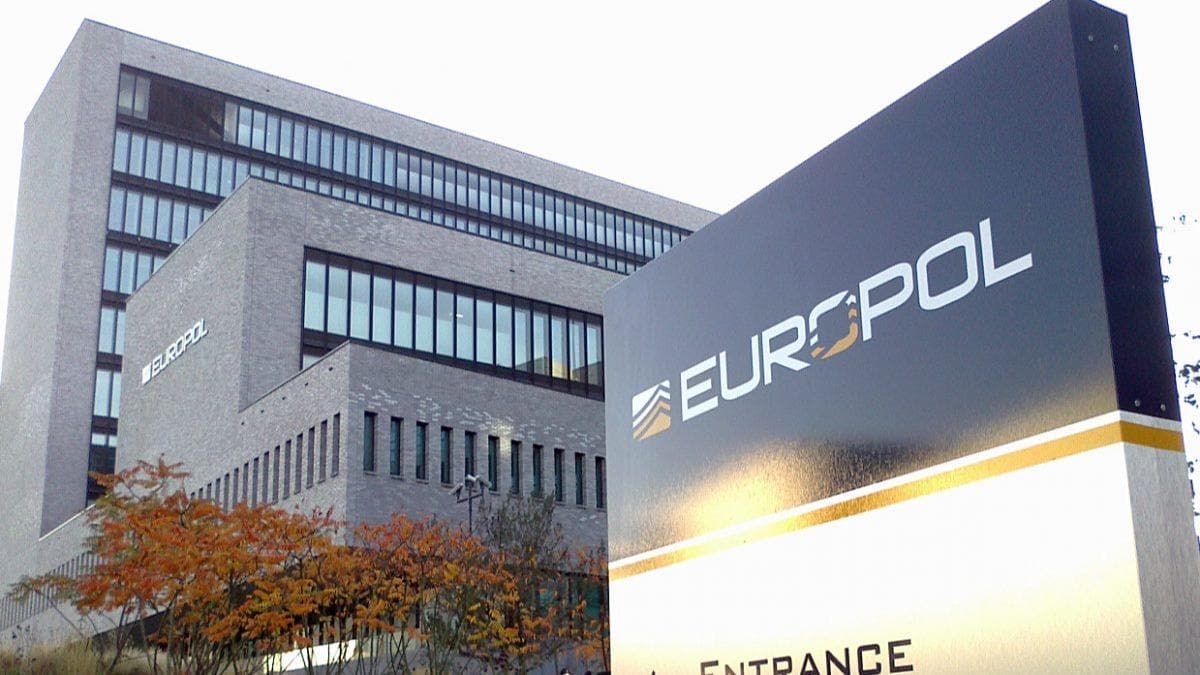 Europol'den 21 lkede 28 milyon avro deerinde taklit rn operasyonu