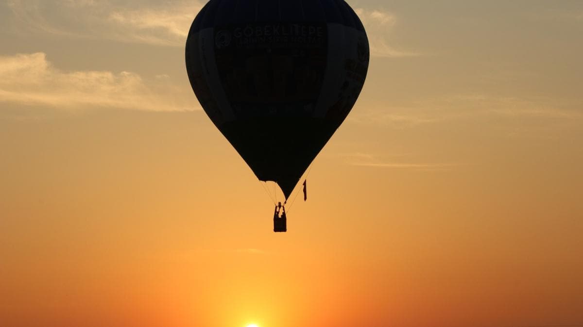 'Tarihin sfr noktas'nda scak hava balonuyla tantm uuu gerekletirildi