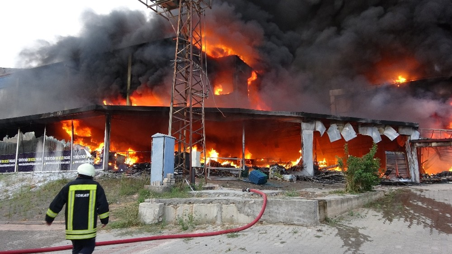 Tokat'ta AVM yang�n�