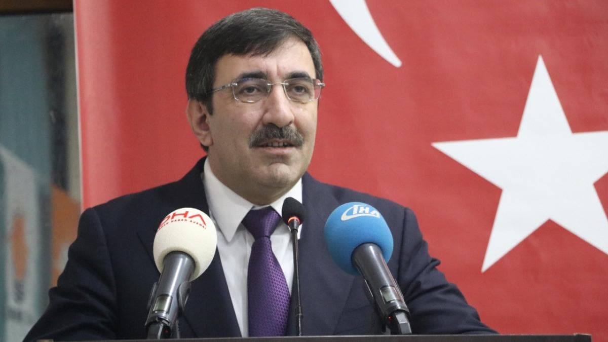 AK Parti Genel Bakan Yardmcs Cevdet Ylmaz'a koronavirs tans konuldu