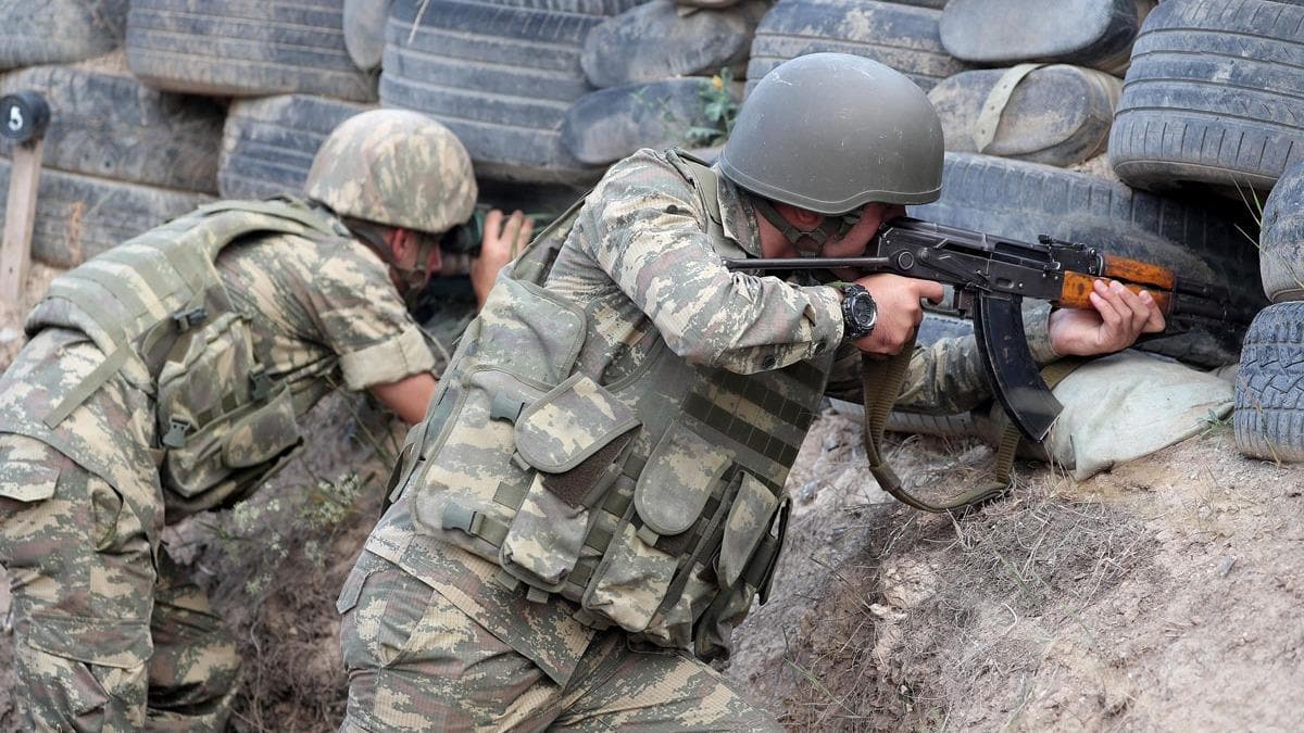 Azerbaycan, Ermeni igali altndaki stratejik blgeleri ele geirmek iin harekete geti