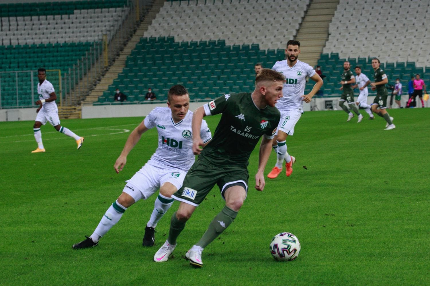 Burak Kapacak'tan y�zde 100 isabet