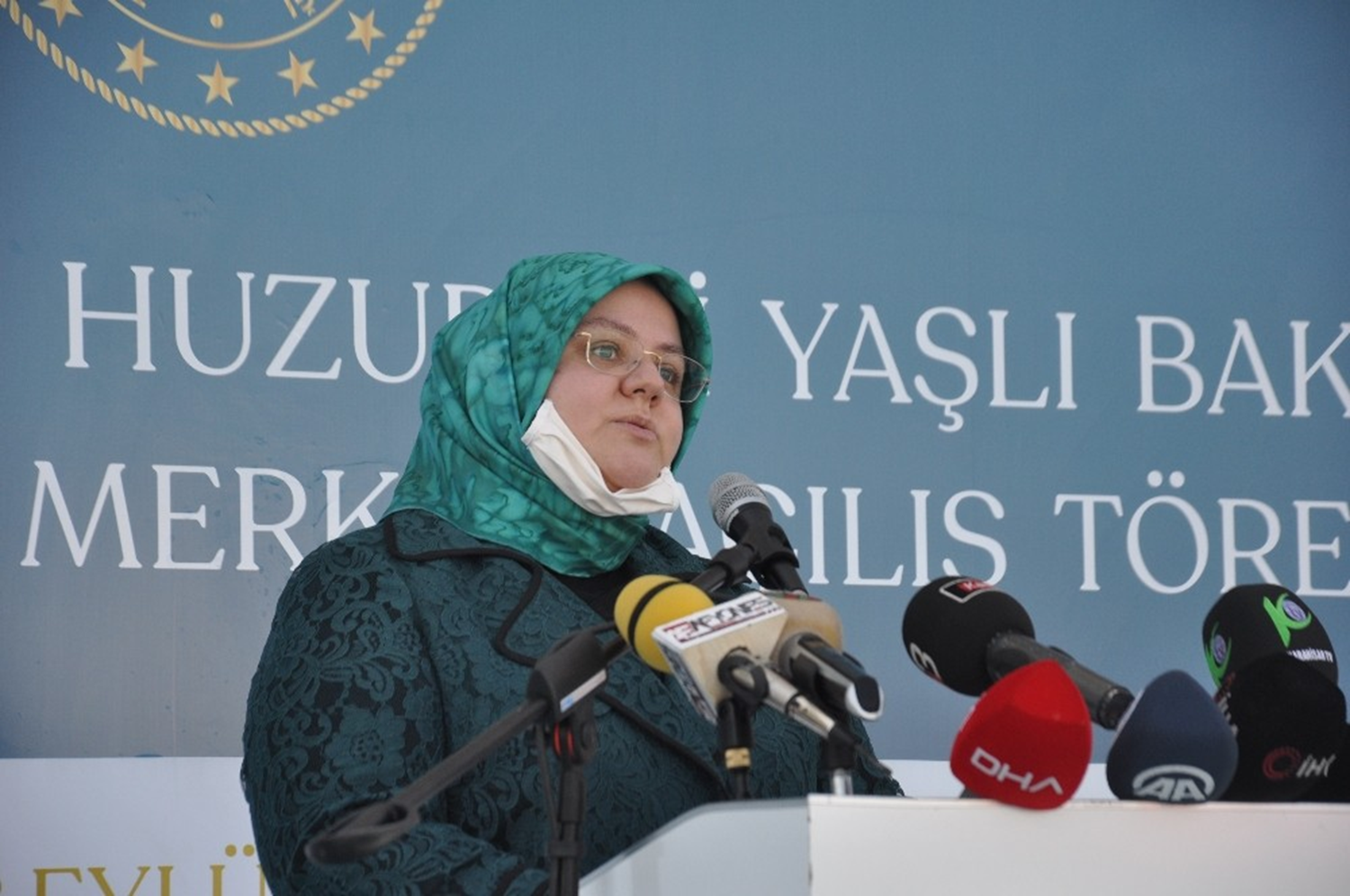 Bakan Sel�uk: 55 milyar� a�an bir sosyal yard�m� vatanda�lar�m�za ula�t�rmaktay�z