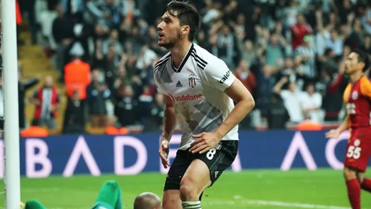 Menajeri Umut Nayir'e gelen teklifleri a��klad�